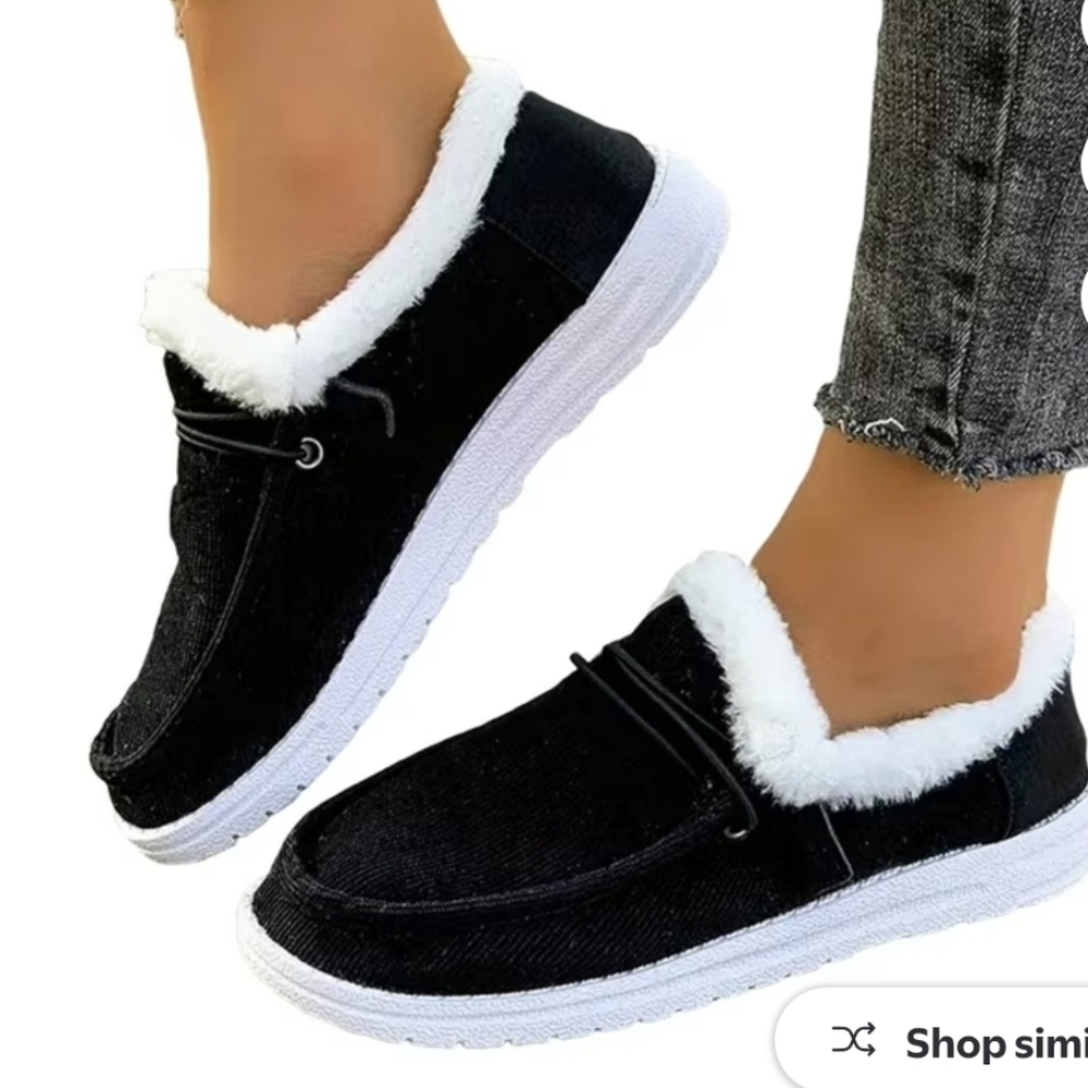 Black Sherpa lined slip on shoes Size 6